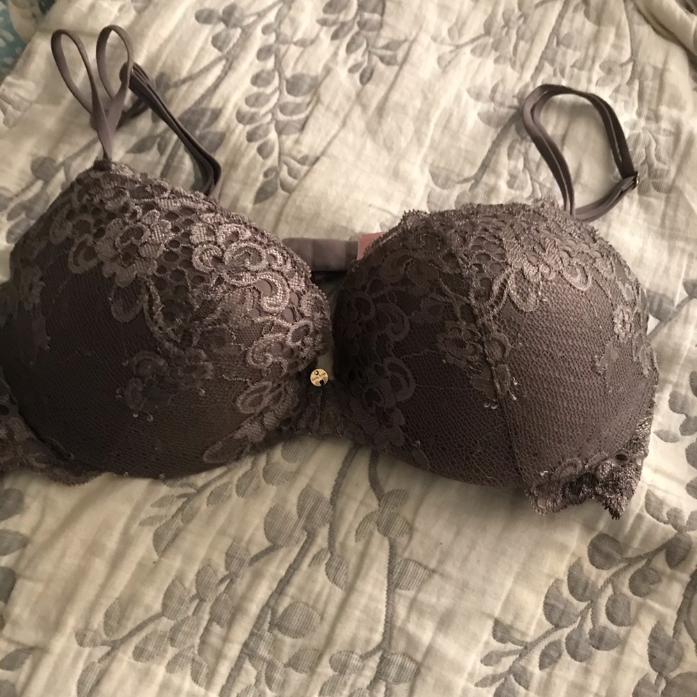 Victoria Secret Bra - Picture 2 of 4